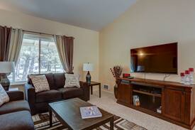Deschutes River Woods House | Riverwoods Relax - Fall Discount - HOT TUB, A/C, Updated, Large yard, Pine Trees