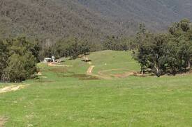 Yass Valley Council Cabin | Wee Jasper Tranquil private river front cabin