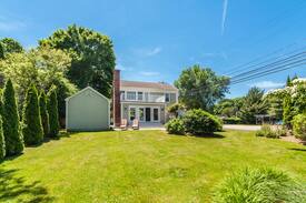 Noank House | Luxury waterfront home in historic Noank CT