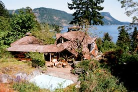 Maple Bay House | Amazing Dome, Maple Bay, Private Suite nr. Duncan