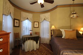 Charles Town House | Historic Maison du Soleil Retreat 1