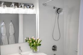 Mahone Bay Bed & Breakfast | Kitch'inn B&B - Room 3 - Nautical Nelly