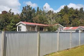 Hokitika Cabin | Lake Kaniere Bach with free wifi