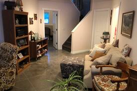 Didsbury Bed & Breakfast | Bill’s Little Bed & Breakfast in Didsbury