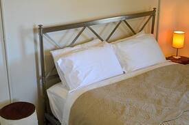 Holbrook Cabin | 'Woodlands Cottage' - Charming Stop off the Hume