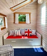 Bainbridge Island Cabin | Froggy Heights - An English Cottage on Bainbridge