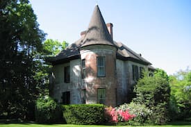 Charles Town House | Historic Maison du Soleil Retreat 1