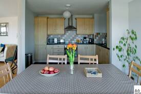 Newcastle Apartment | A6 a stunning apartment with panoramic sea views