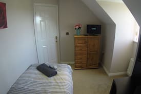 Swindon Bed & Breakfast | Single Rm Family Home North Swindon