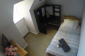 Swindon Bed & Breakfast | Single Rm Family Home North Swindon