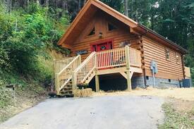Gatlinburg Cabin | Honeymoon Magic