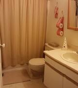 Kitimat House | Spacious Suite in Cable Car