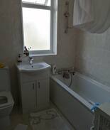 Abergwili Bed & Breakfast | Single room 5 mins walk Glangwili Hospital Carns..
