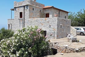 Omales House | taseas stone home