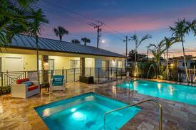 Singer Island Apartment | Bermuda Bungalows #5 (Tropical Island Getaway)