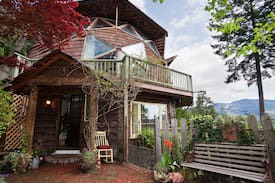 Maple Bay House | Amazing Dome, Maple Bay, Private Suite nr. Duncan