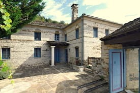 Papigo House | VILLA ZAGORI / THE BLUE HOUSE