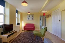 Broadstairs Apartment | Trinity Flat –2 mins to beach, cosy, secret garden