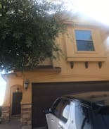 Laredo House | San Giovanni Entire Townhome