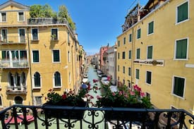 Cannaregio Apartment | Suite House 4 terrace with canal view in Venice
