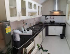 Kathu House | Muk's Guesthouse - Monkey Room