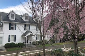 Burnsville House | Burnsville's Mountain View Carriage House