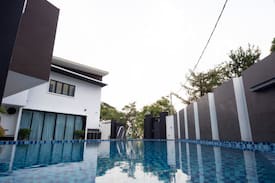 Puchong House | Thirty Villa @ Puchong, Putrajaya (10rooms 30pax)