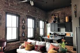 Monroe Apartment | Castle Hall Condos - Suite 302