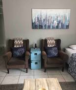 Fichardt Park House | Protea House-Luxury Spacious HOUSE with 2 Bedrooms