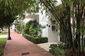 Flamingo/Lummus Apartment | Cozy two-story loft in South Pointe, Miami Beach