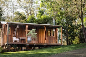 Anstead House | The Boho Hut (17km CBD) Rustic Luxury