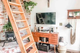 Mount Shasta House | TheNest Romantic Sanctuary w/ Mt. Shasta Views