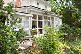 Thomaston House | Ms. Annie's Garden Room with 2 room lounge.