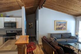 Stowe Area Apartment | Griffin Country Lodge