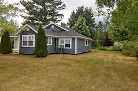 Seney Cabin | Twin Pines Lodging,Cozy 3 bedroom Cottage,Seney,MI