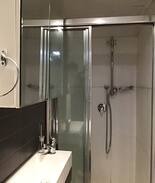 Flemington House | Studio Unit, private, close to tram, train, city