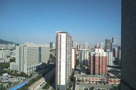 Daiyue Apartment | 艾尚佳～泰山脚下万达商圈简约时尚Loft瞰山观景大床房