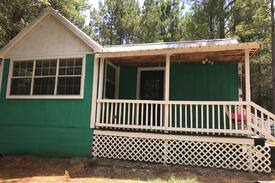 Frankston Cabin | PARADISE COTTAGE IN THE PINEY WOODS