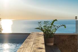 Ascea Villa | NAIMA BOUTIQUE VILLA · Villa contemporanea con piscina privata vista mare