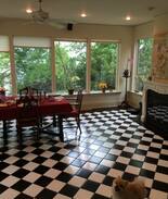 Mann Bed & Breakfast | B&B Iowa City Historic North Side - incl breakfast