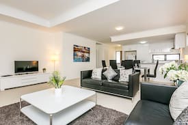 Mindarie House | Oceanside Mindarie - walk to the marina & beach