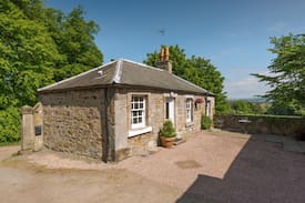 Danderhall Cabin | Drumbank Cottage - Sleeps 4