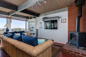 Faria Beach House | Stylish Oceanfront Dolphin House on a Sandy Beach