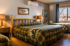 Rice Lake Cabin | Room 12 - Loons Lair - Curriers Lakeview Lodge