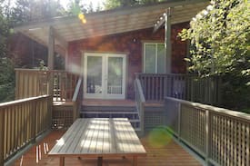 Lund House | Finn Bay Farm Retreat - Blue Jay Cottage