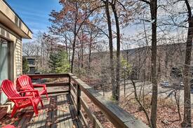 Stroudsburg Villa | NEW! Lavish Camelback Mountain Retreat With Sauna!