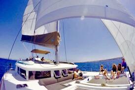 Nassau Boat Rental | BAHAMAS SAILING EXPERIENCE ONBOARD MADRIGAL V