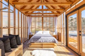 Morongo Valley Cabin | Minimalist Modern Cabin - Amazing Views