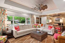 Downtown House | The Hepburn ★ Bold & Glam, Walk to Bville Square