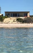 Para Wurlie House | Sunset Beachfront Holiday Home (sleeps 9)